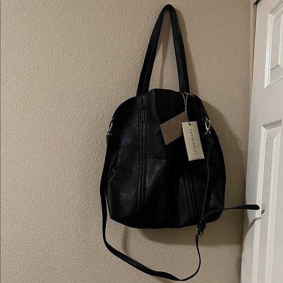 Antik Kraft Handbags - Antik Kraft Sleek Black Shoulder Bag
